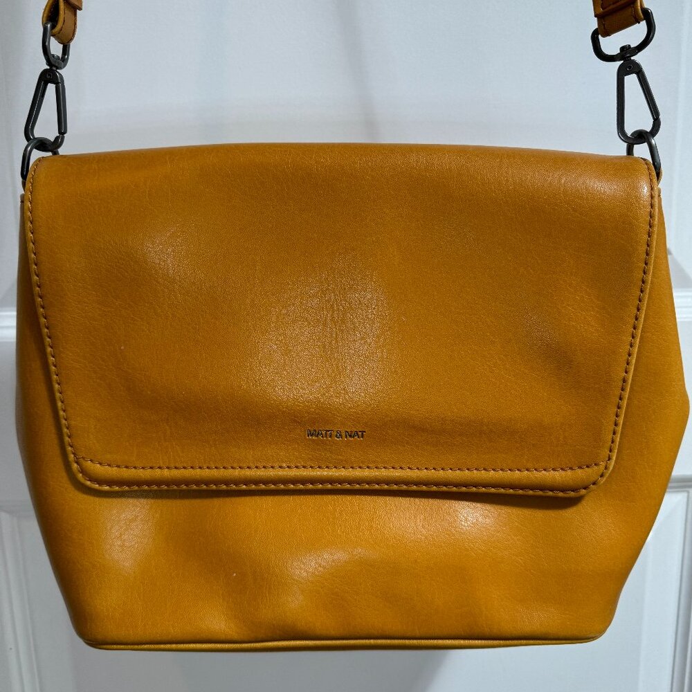 matt and nat crossbody purse in marigold
